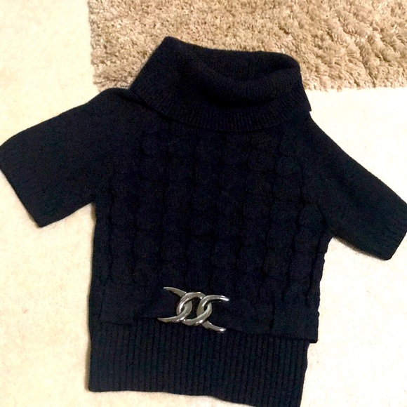 sweater - Picture 1 of 4